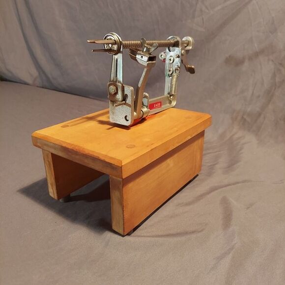 The Pampered Chef 2430 Counter Clamp Apple Peeler Corer Slicer - Picture 6 of 12